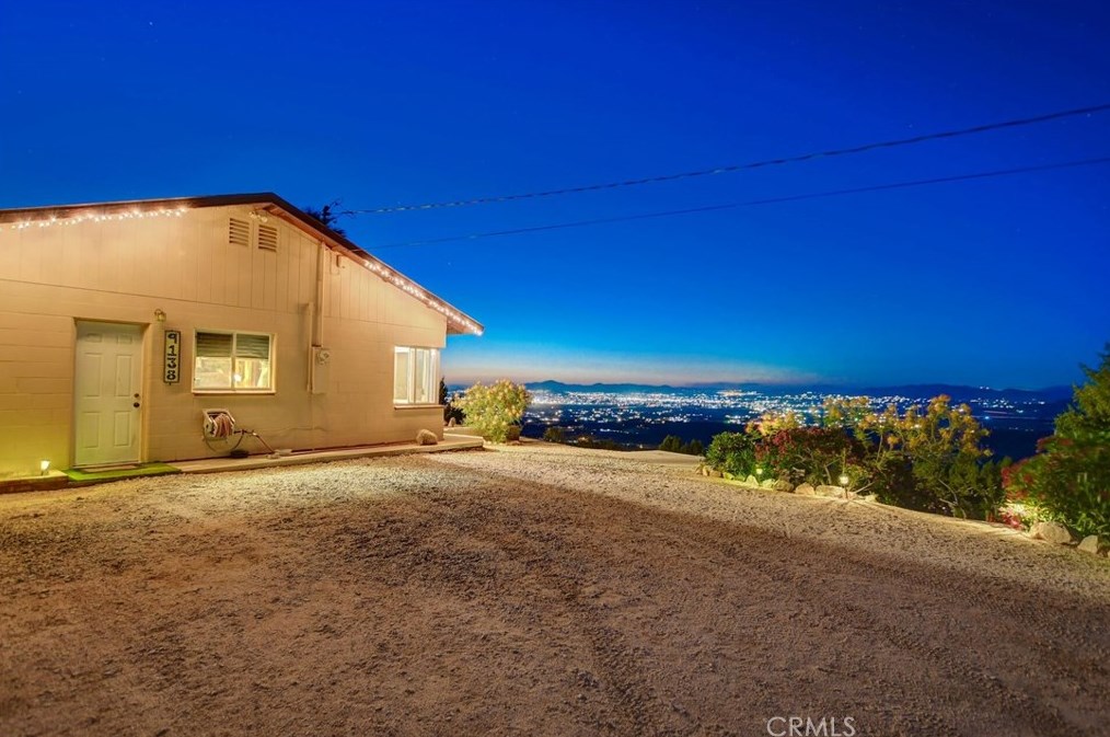 9138 Reposo Ln, Apple Valley, CA 92308