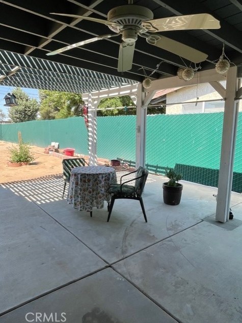 16072 Live Oak St, Hesperia CA  92345-3131 exterior