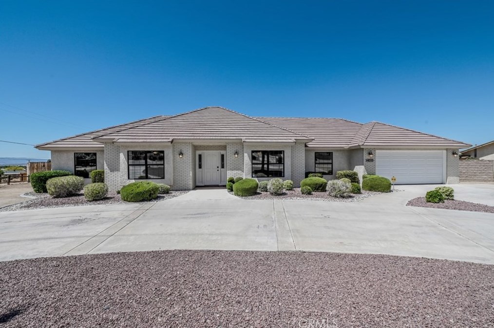 14890 Apple Valley Rd, Apple Valley, CA 92307