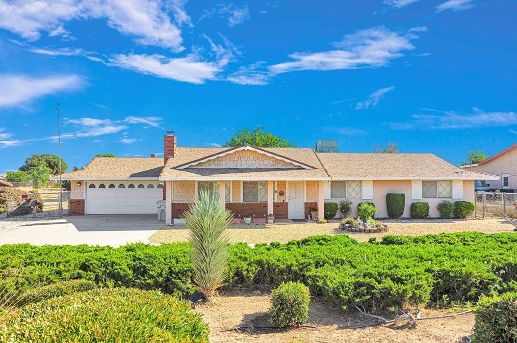 17410 Redbud St, Hesperia, CA 92345