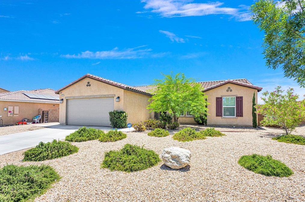 15797 Wyburn Ln, Victorville, CA 92394