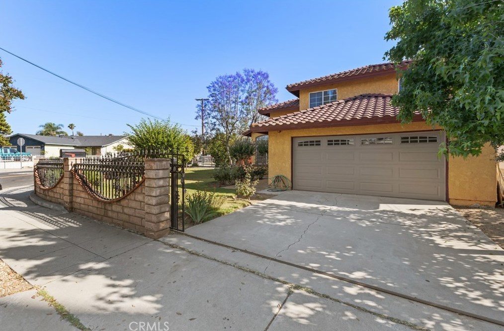 2610 12th St, Riverside, CA 92507