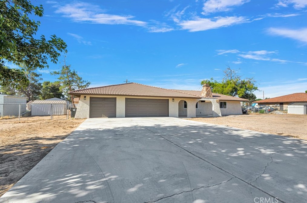 20717 Eyota Rd, Apple Valley, CA 92308