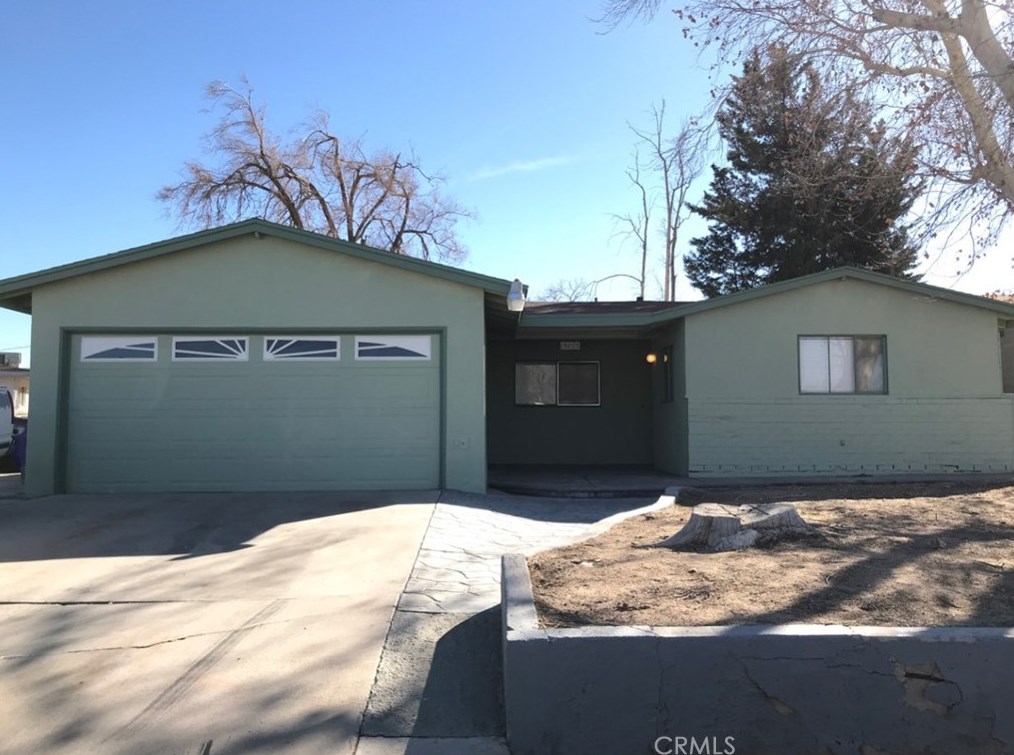 15095 Redondo Dr, Victorville, CA 92395