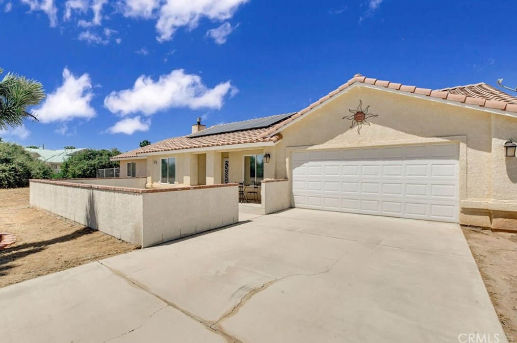 7418 Verbena Rd, Hesperia, CA 92344