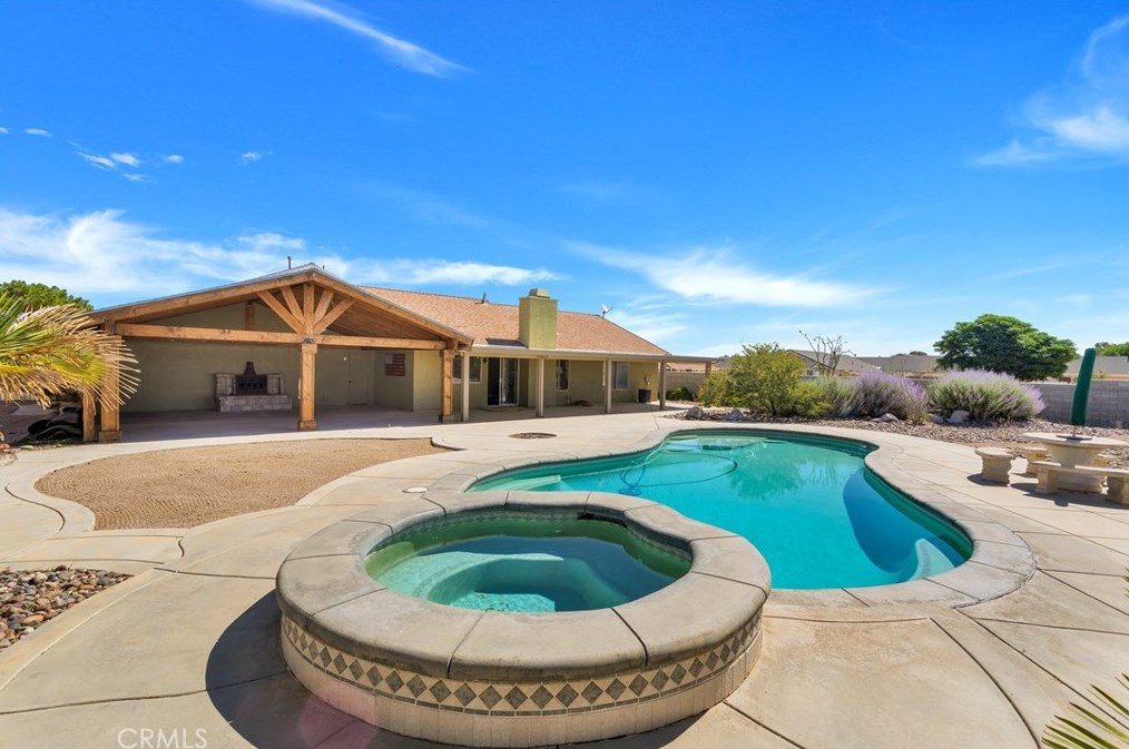 12793 Laurel Oak Rd, Victorville, CA 92392