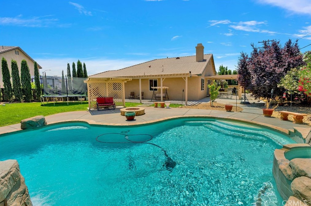 13320 Sunny Ridge St, Hesperia, CA 92344