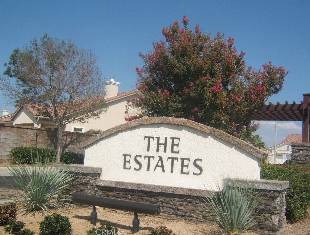 10857 Aster Ln, Apple Valley, CA 92308-3608