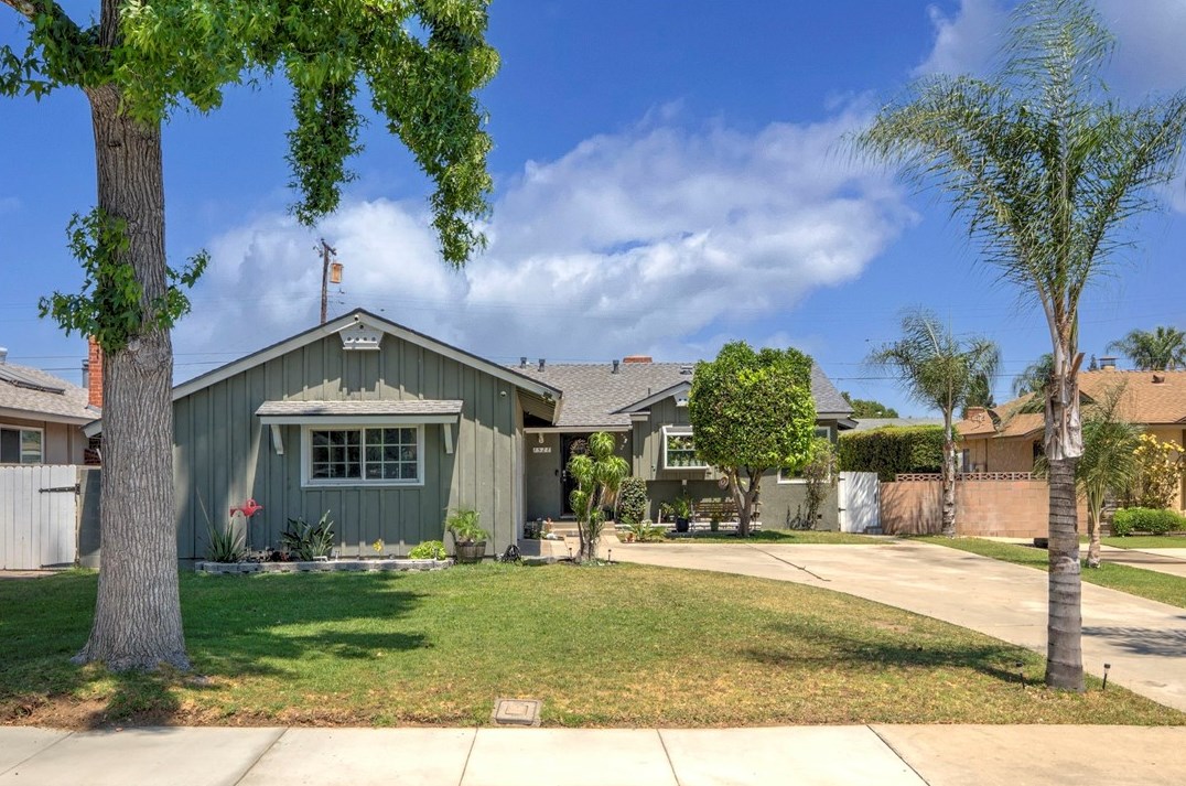 1528 Claremont Pl, Pomona, CA 91767-3352