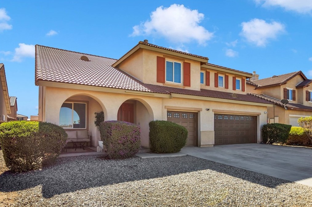12545 Mesa View Dr, Victorville, CA 92392-4408