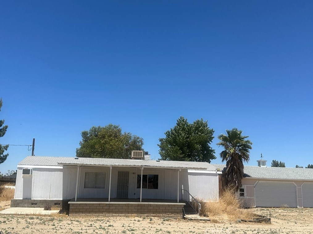 13722 Eaby Rd, Phelan, CA 92371