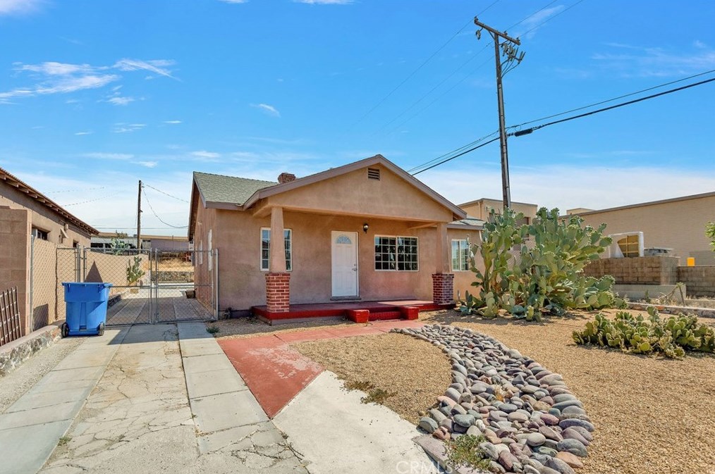 312 E Buena Vista St, Barstow, CA 92311