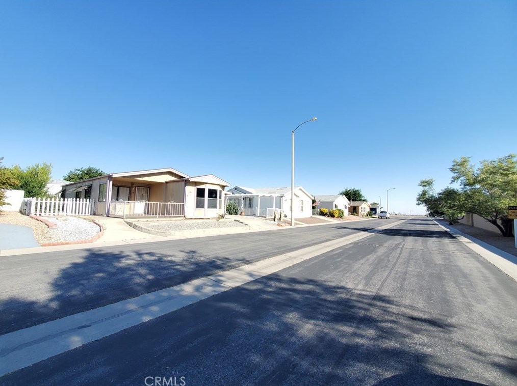 12550 Main St #13, Hesperia, CA 92345