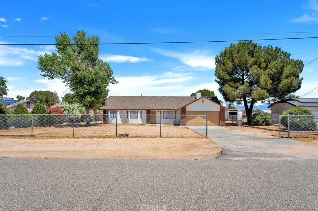 7973 Redwood Ave, Hesperia, CA 92345