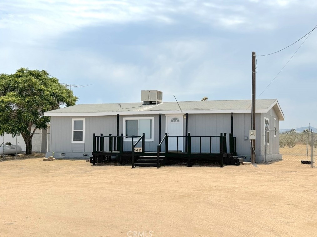 6421 Sunset Rd, Phelan, CA 92371