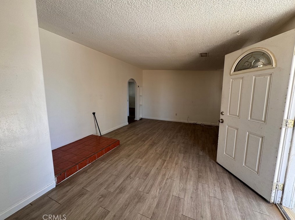 36837 Hillview Rd, Hinkley, CA 92347