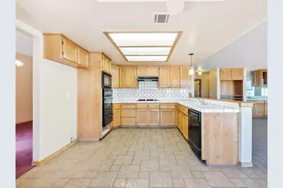 8187 Anaconda Avenue, Oak Hills, CA 92344 - Photo 18