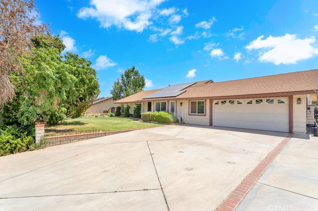 11393 Low Chaparral Dr, Victorville, CA 92392