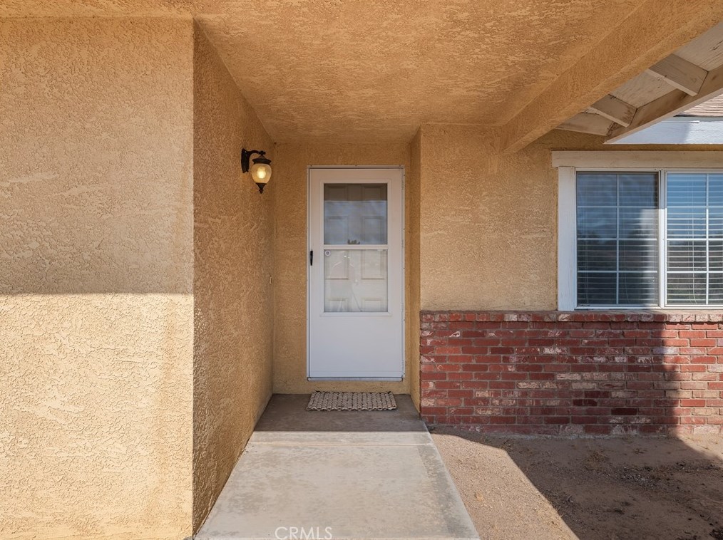10579 Barker Rd, Hesperia, CA 92344