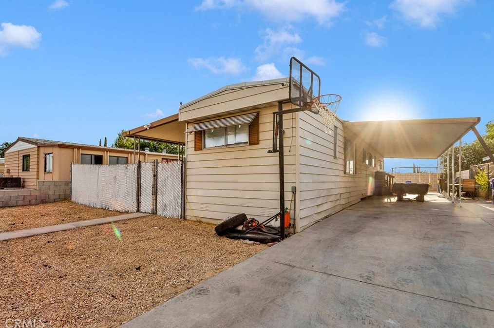 13900 Riviera Dr, Victorville, CA 92395