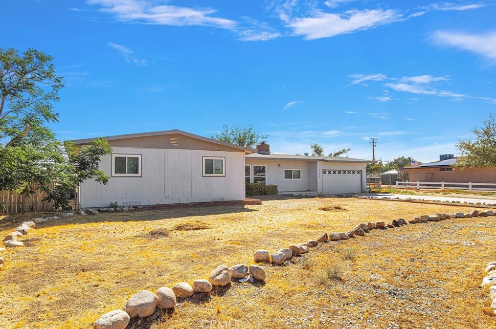 21547 Pine Ridge Ave, Apple Valley, CA 92307-3938