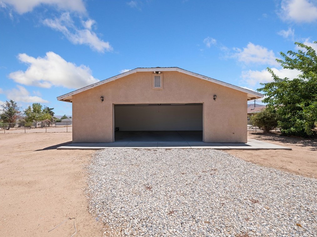 18222 Preston St, Hesperia, CA 92345