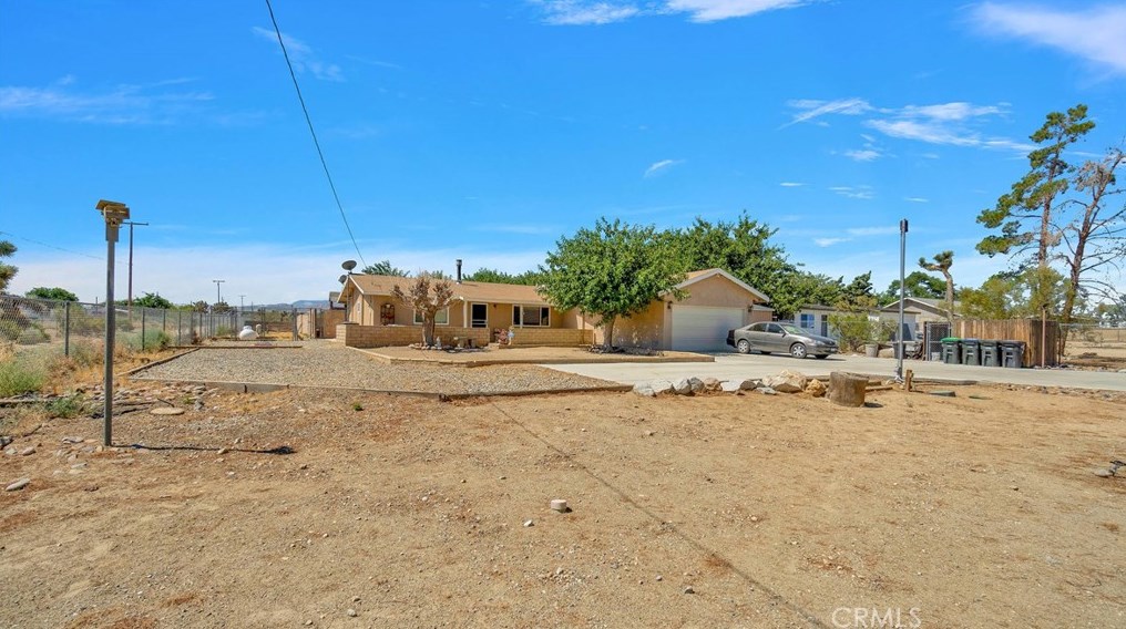 5085 Joshua Tree Ln, Phelan, CA 92371