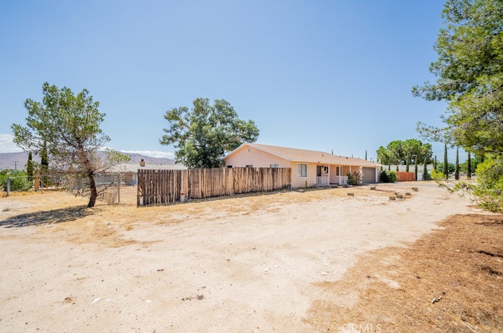 9497 Peach Ave, Hesperia, CA 92345-6369