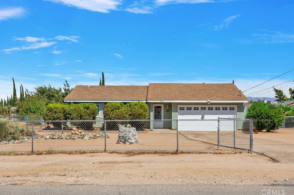 8047 Redwood Ave, Hesperia, CA 92345