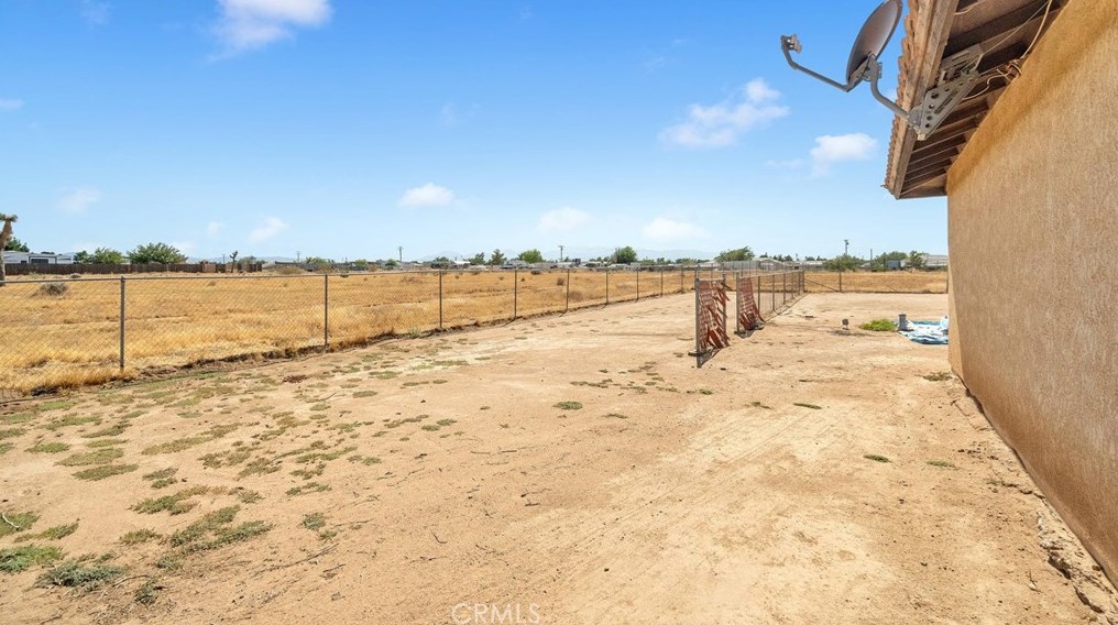 10808 8 Ave, Hesperia CA  92345-3451 exterior