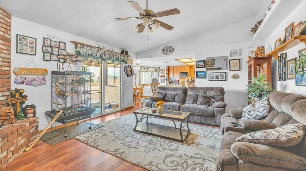 10808 8 Ave, Hesperia CA  92345-3451 exterior