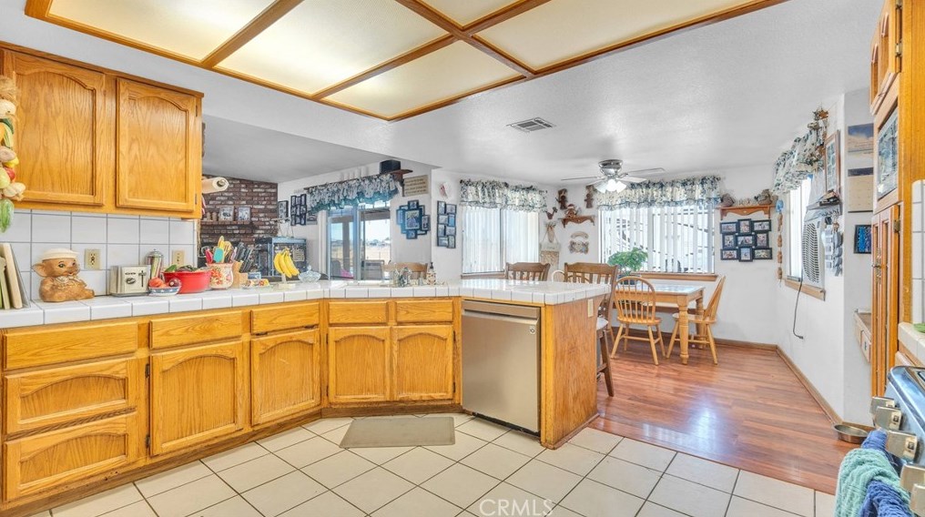 10808 8 Ave, Hesperia CA  92345-3451 exterior