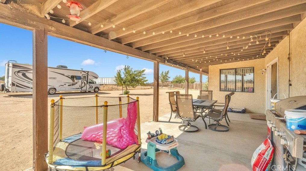 10808 8 Ave, Hesperia CA  92345-3451 exterior