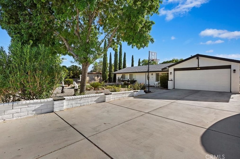 7472 Newhall Ave, Hesperia, CA 92345