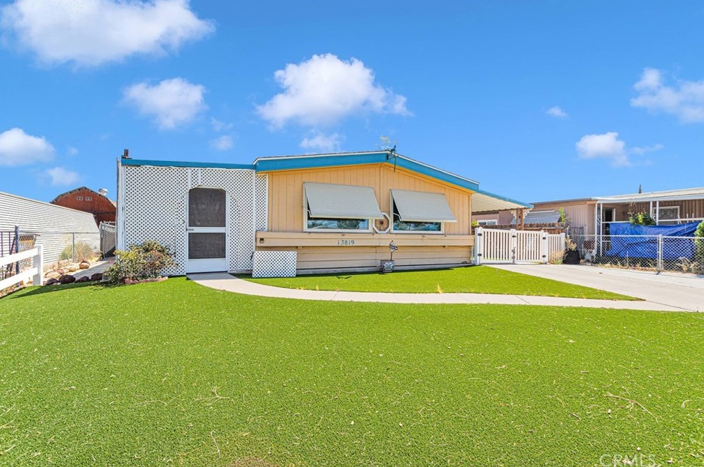 13819 Trinidad Dr, Victorville, CA 92395