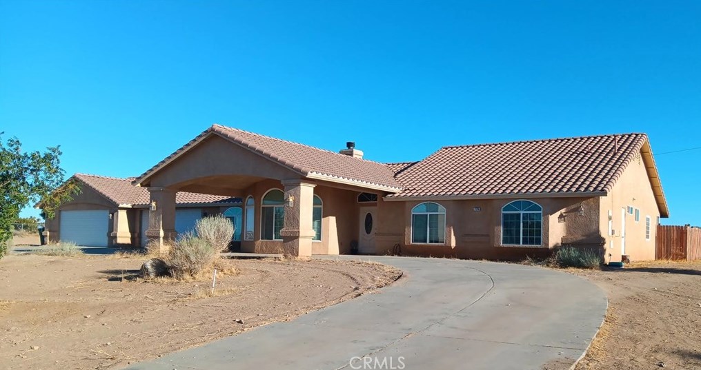 7175 Smoke Tree Rd, Phelan, CA 92371