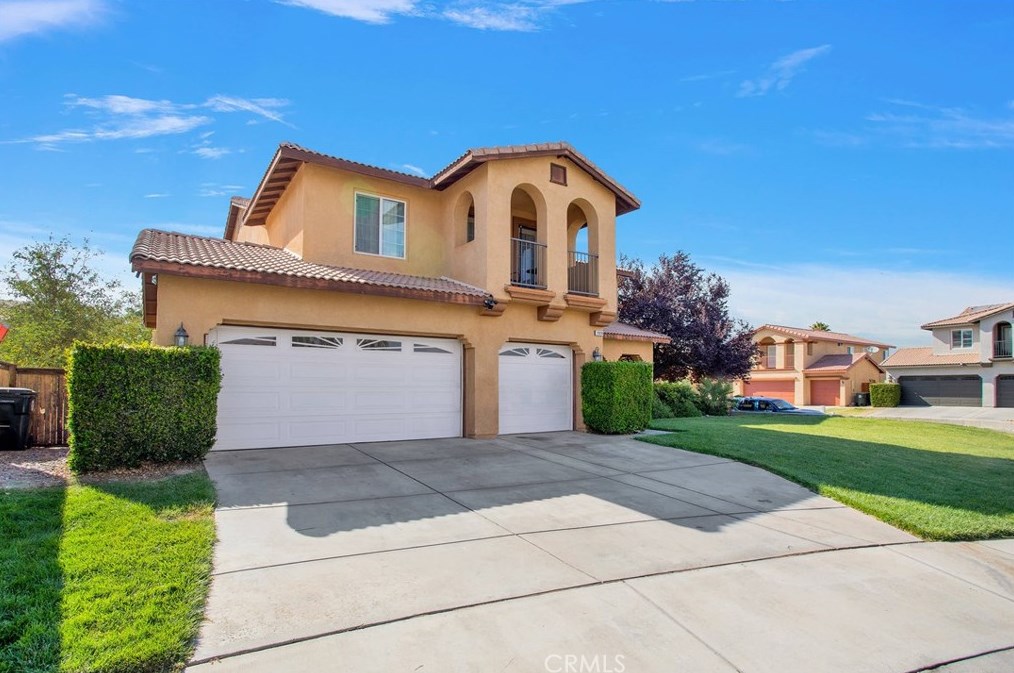 13070 Beachview Ct, Victorville, CA 92392