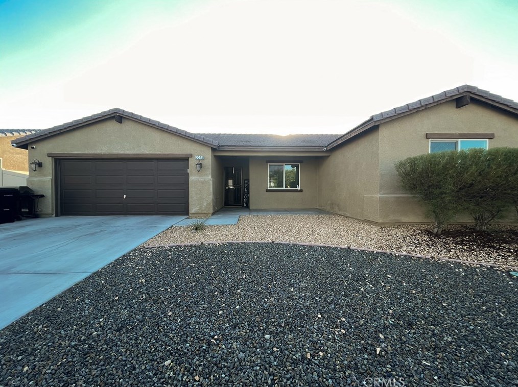 2225 Falcon Dr, Barstow, CA 92311