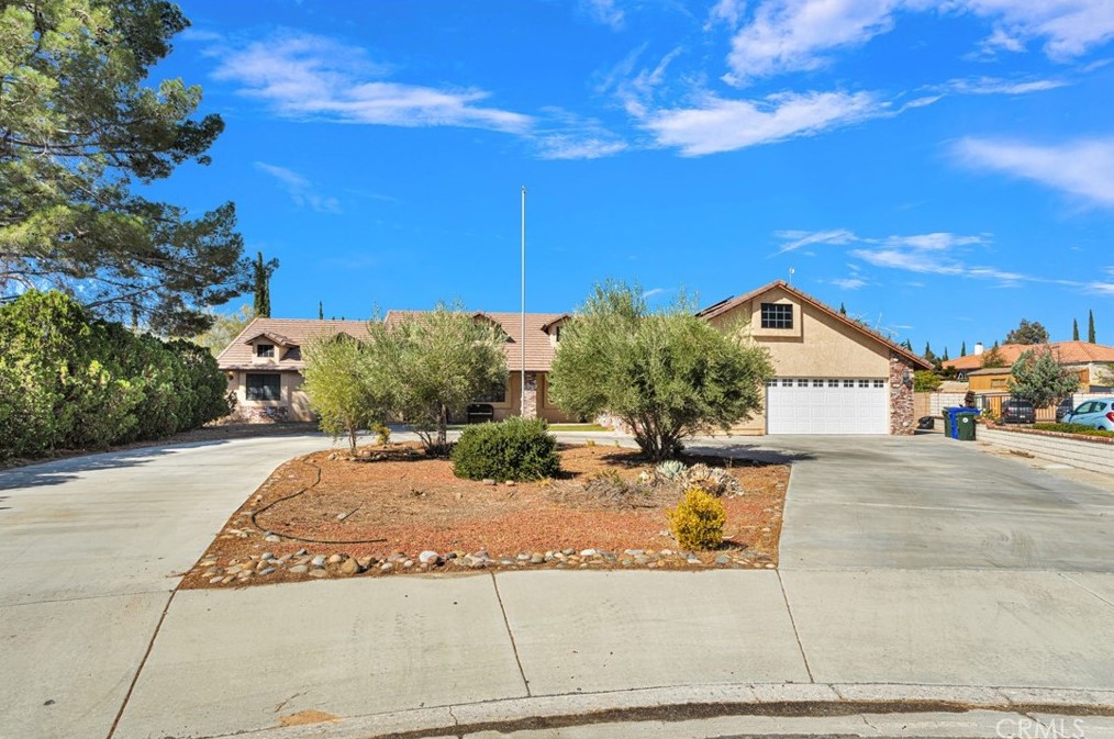 13420 Waco Dr, Apple Valley, CA 92308-4456