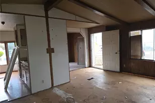 16251 Wimbleton Dr, Victorville, CA 92395 - Photo 4