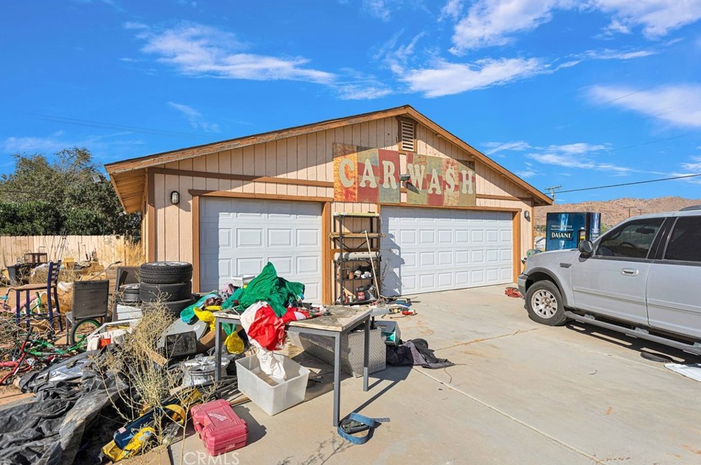 16817 Navajo Rd, Apple Valley, CA 92307-1822