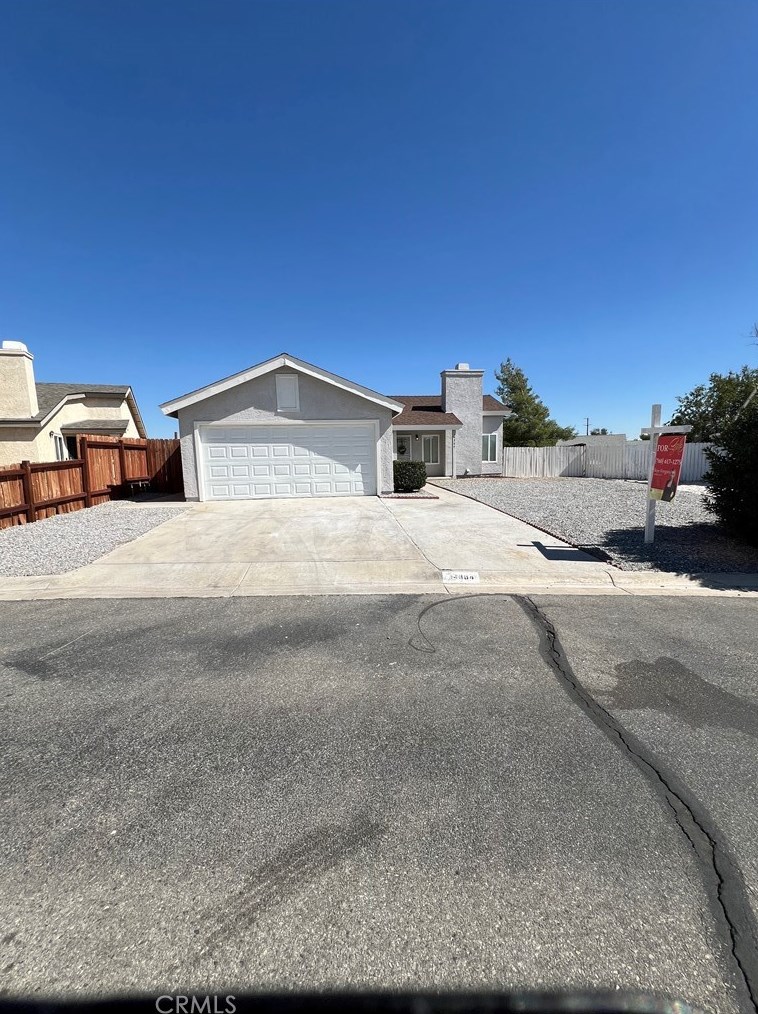 14364 Pinewood Dr, Hesperia, CA 92344-8213