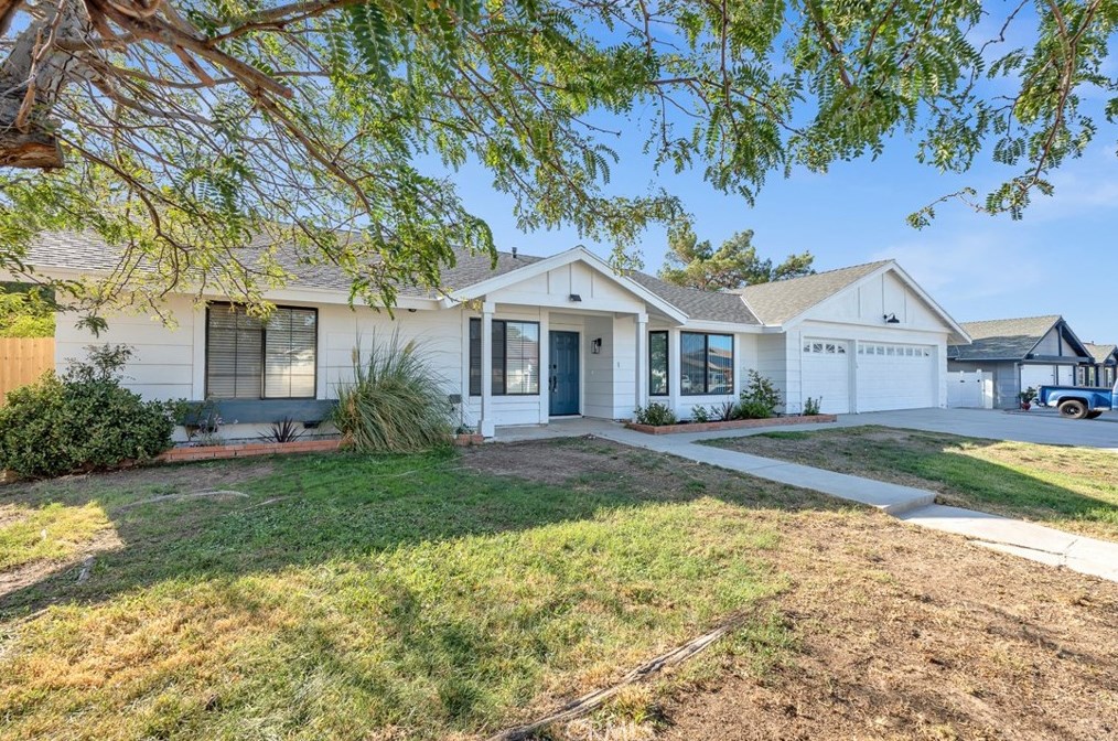 11604 Maple Valley Rd, Victorville, CA 92392
