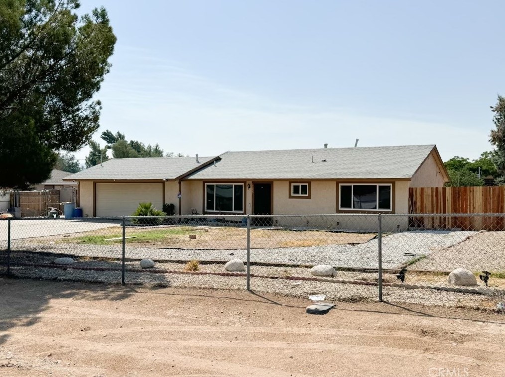 17805 Pine St, Hesperia, CA 92345