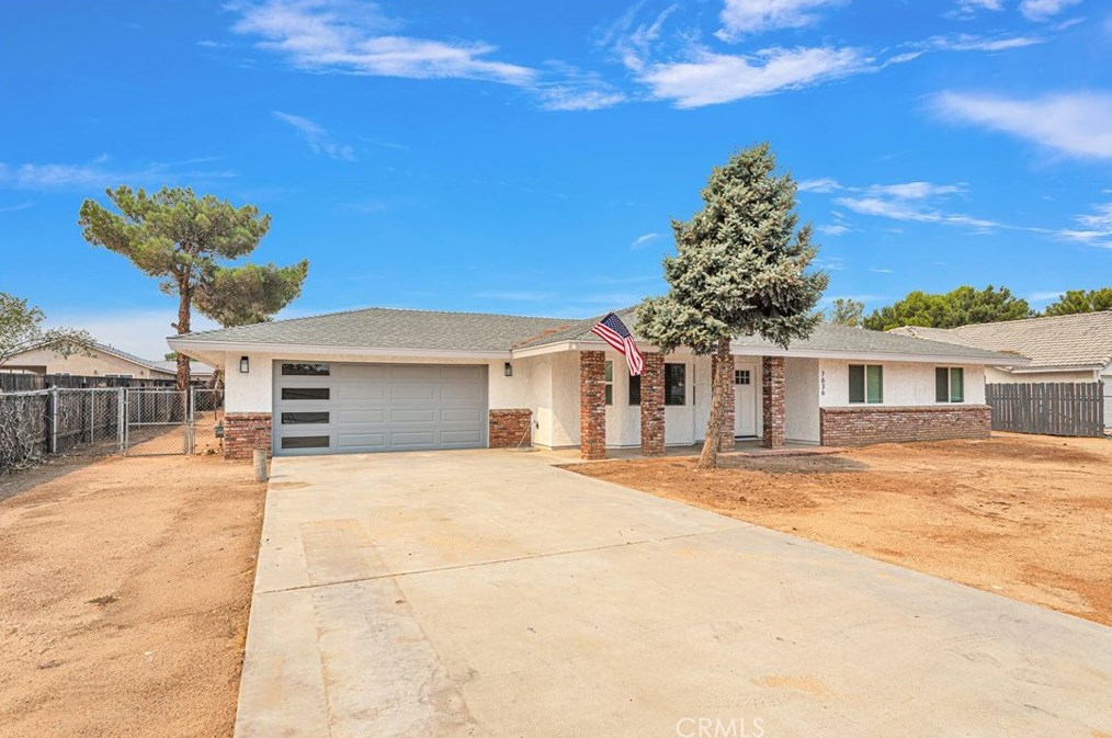 7636 Langdon Ave, Hesperia, CA 92345
