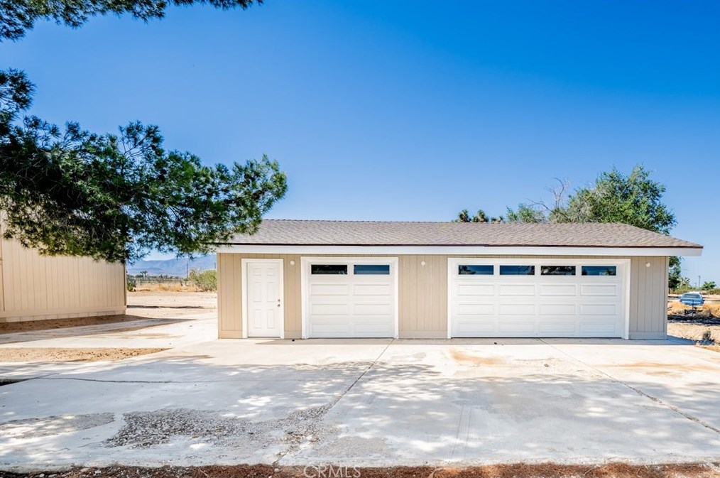 12234 Nevada Rd, Phelan, CA 92371