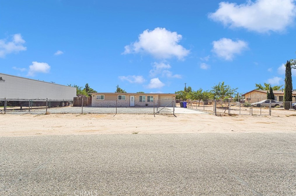 14579 Gravilla Rd, Victorville, CA 92392