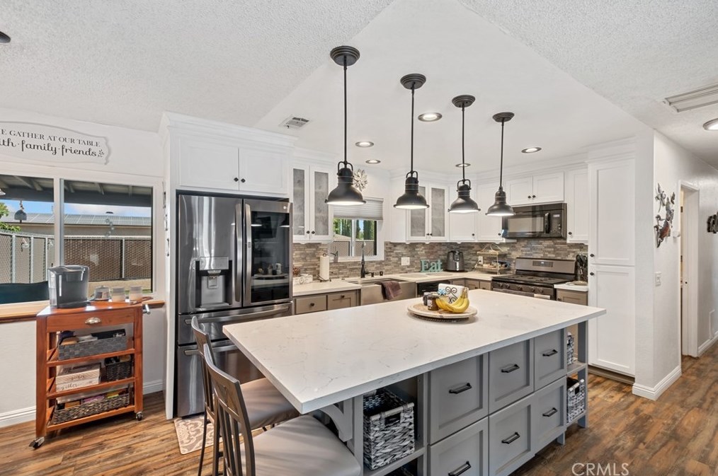 14566 Gravilla Rd, Victorville, CA 92392