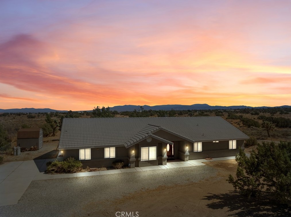 10121 Rochester Rd, Phelan, CA 92371