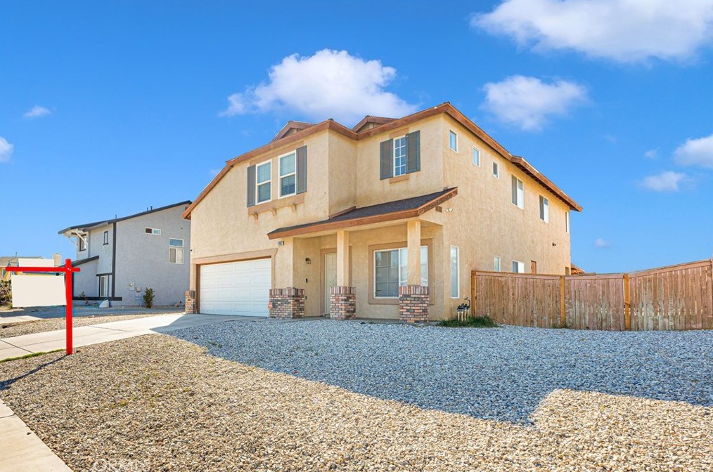14807 Honeysuckle St, Victorville, CA 92394